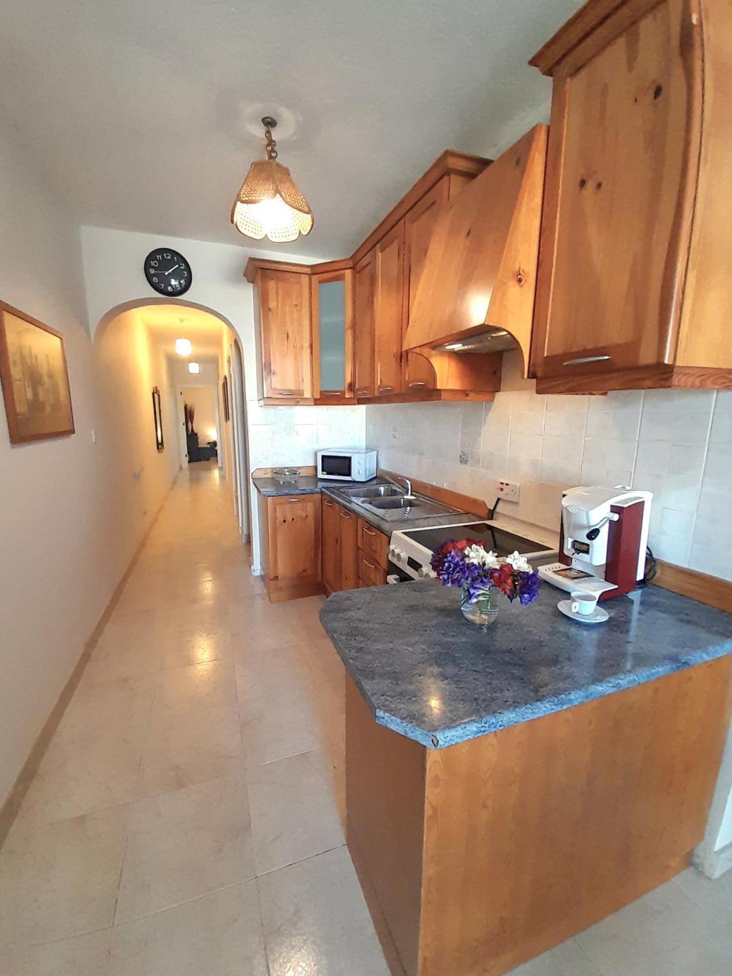 Seafront Maisonette Ocean Views & Terrace Mellieħa Esterno foto