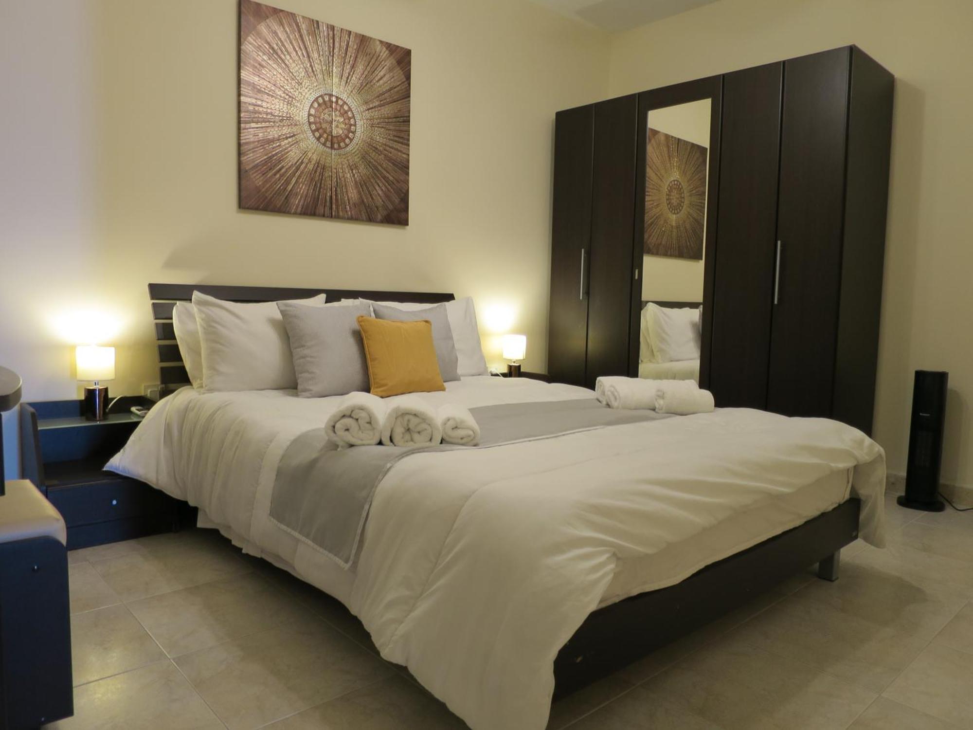 Seafront Maisonette Ocean Views & Terrace Mellieħa Esterno foto